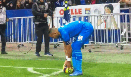 斯基拉：上周米兰与聚勒的律师会面，球员要求至少签到2028年（斯基拉：米兰上周与聚勒律师会谈，球员希望合同至少到2028年）