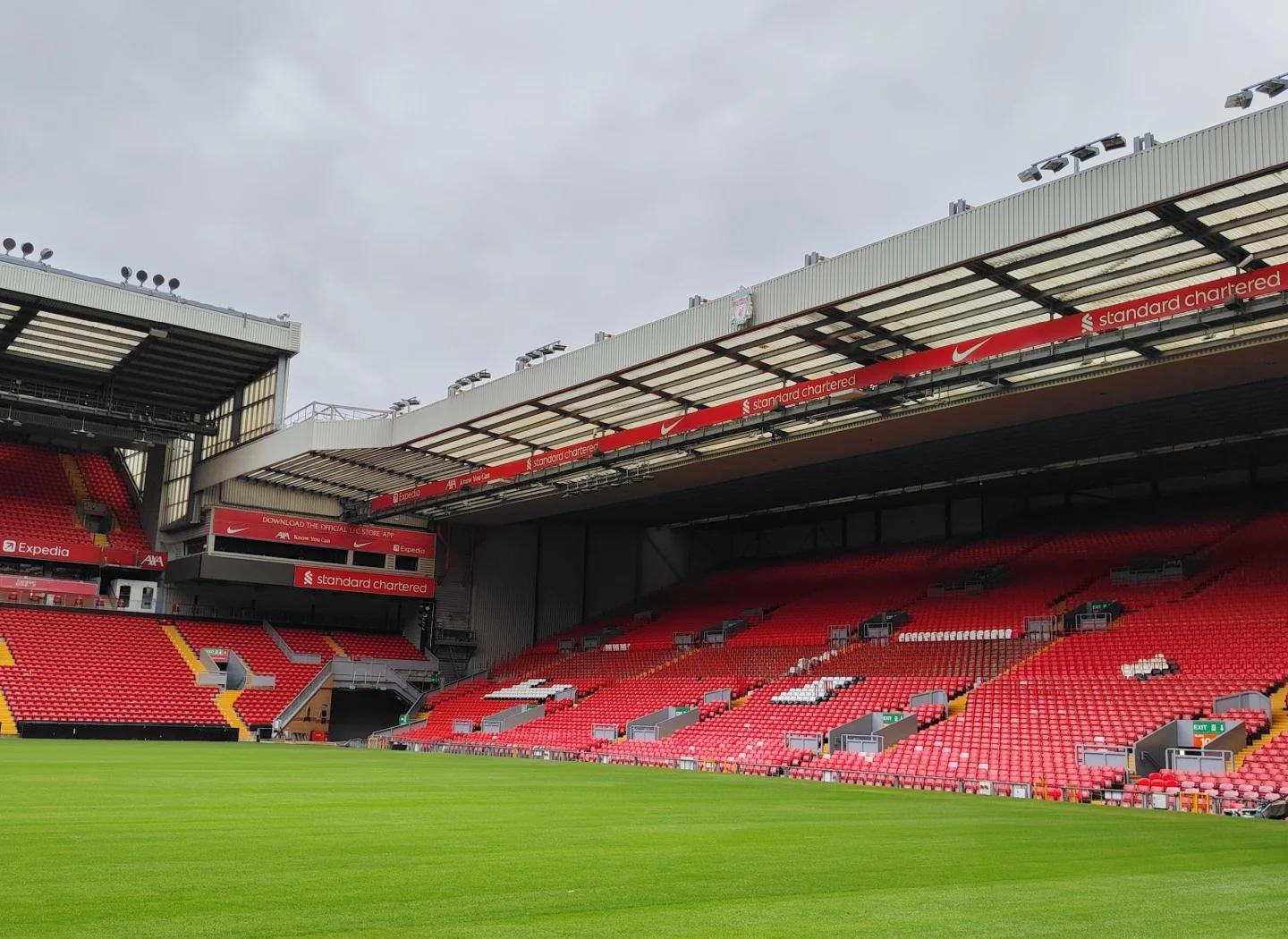 布莱顿发布三笘薰手持二战时日本侵略者照片的图片，如今已删除道歉但限制评论（布莱顿曾发布三笘薰手持二战日本侵略者照片，现已删帖致歉并限评）