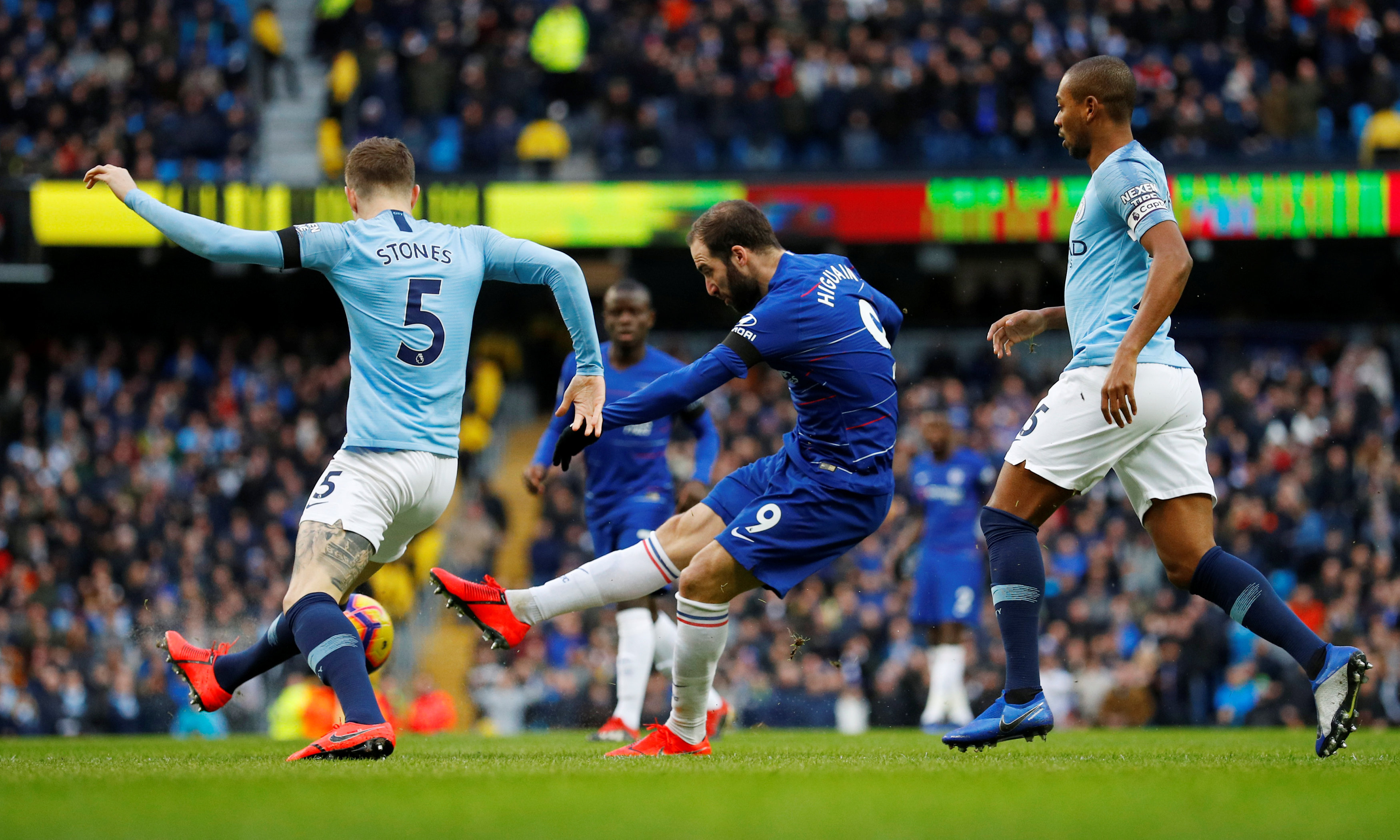 结束5年中超之旅！长春亚泰提前1轮降入中甲（长春亚泰提前一轮降入中甲，中超五年征程画上句号）