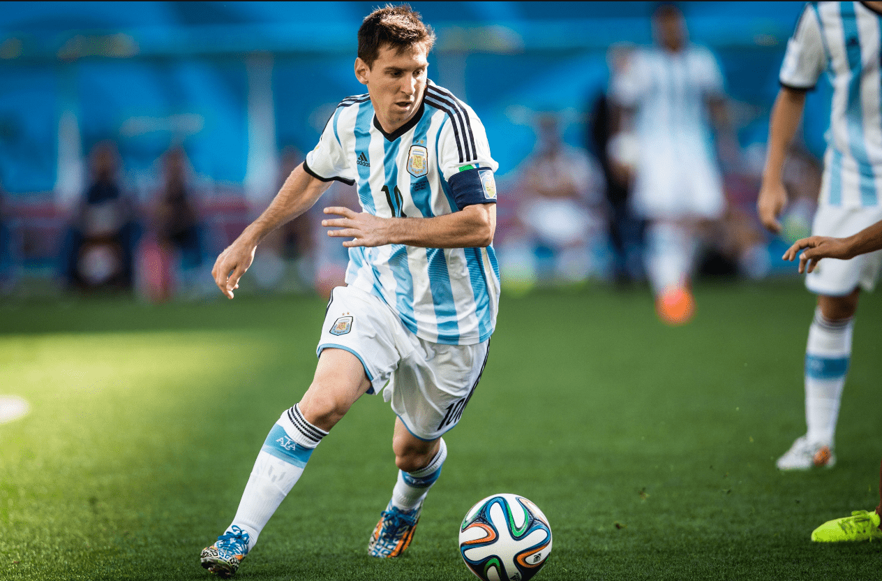 CBA：广东男篮顶住压力 力克广厦（CBA：广东男篮抗压制胜 擒下广厦）