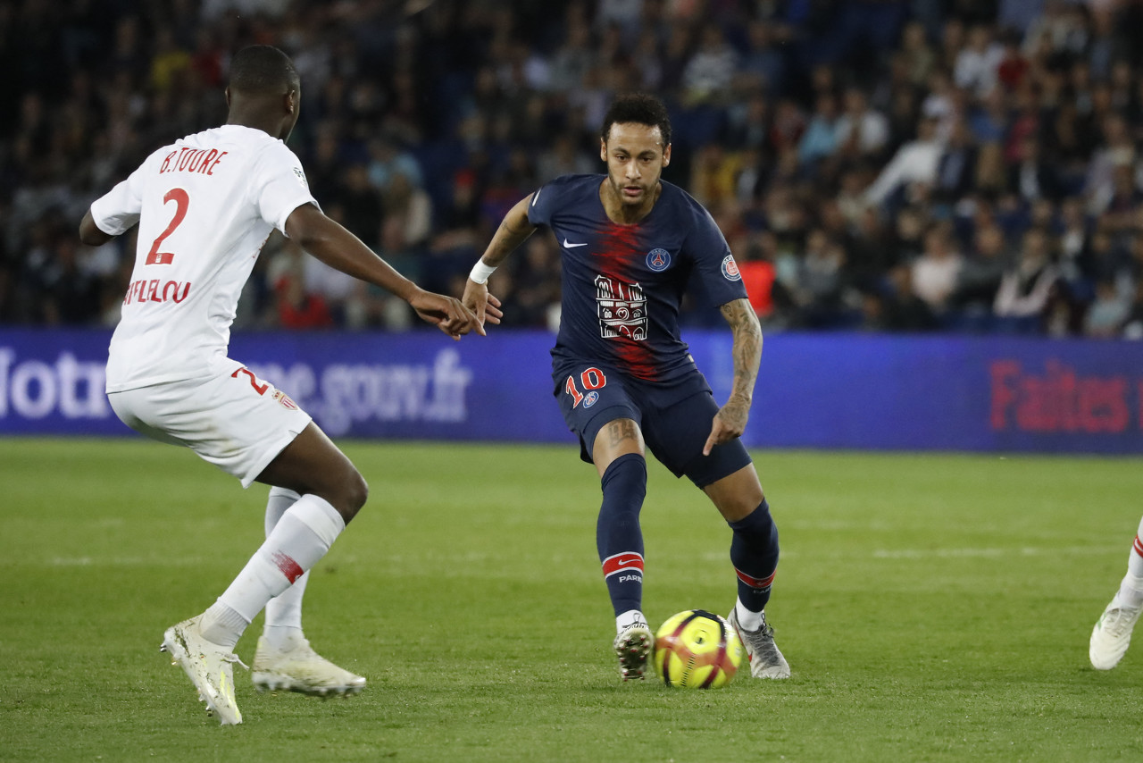 前青训主管：2013年曼联管理就一塌糊涂了，我一个人打多份工（前青训主管：2013年曼联管理混乱，我一人身兼数职）