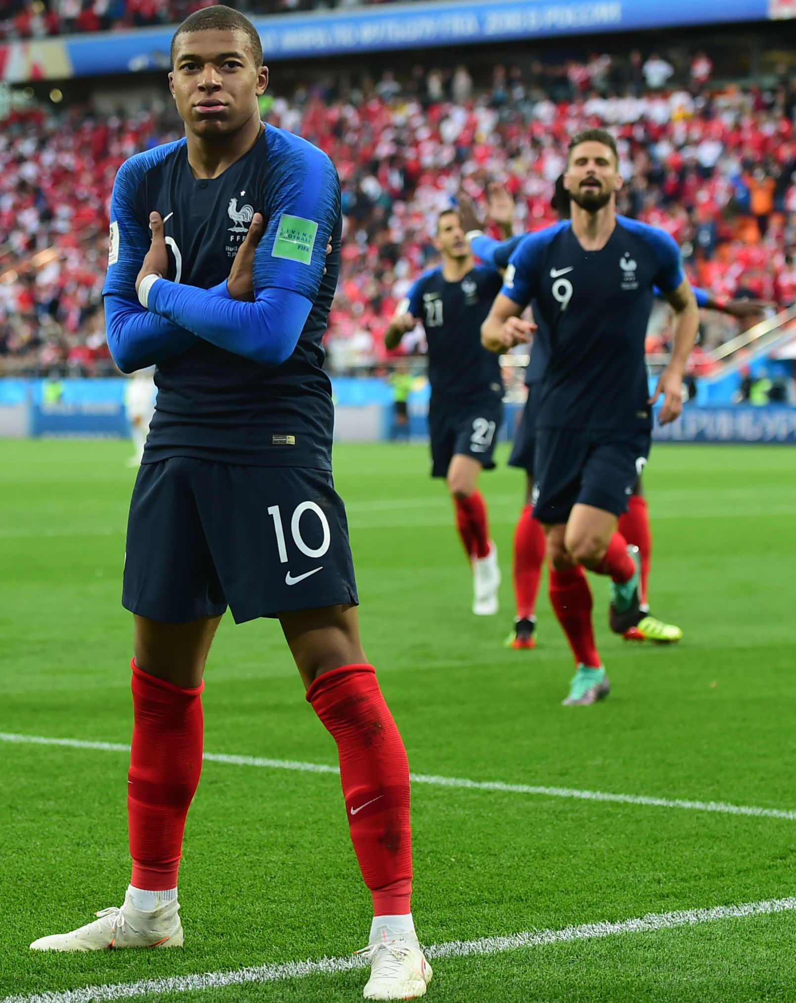 官方：辽宁铁人签下云南玉昆后卫迪力穆拉提（辽宁铁人官方宣布签约云南玉昆后卫迪力穆拉提）