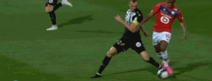 开香槟！中国女排3-1战胜日本豪取3连胜！赵勇变阵封神