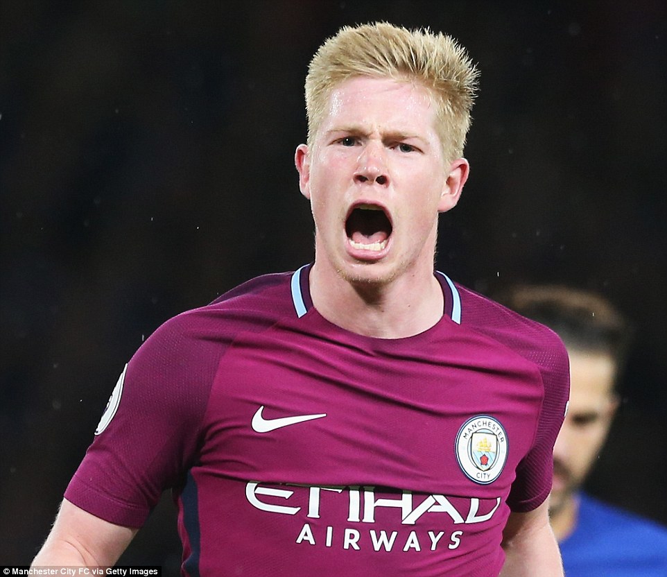 24岁巴西新神锋15轮11球！他竟从工地踢到英超，正与哈兰德争金靴（24岁巴西锋霸15场11球：从工地逆袭英超，如今与哈兰德竞逐金靴）