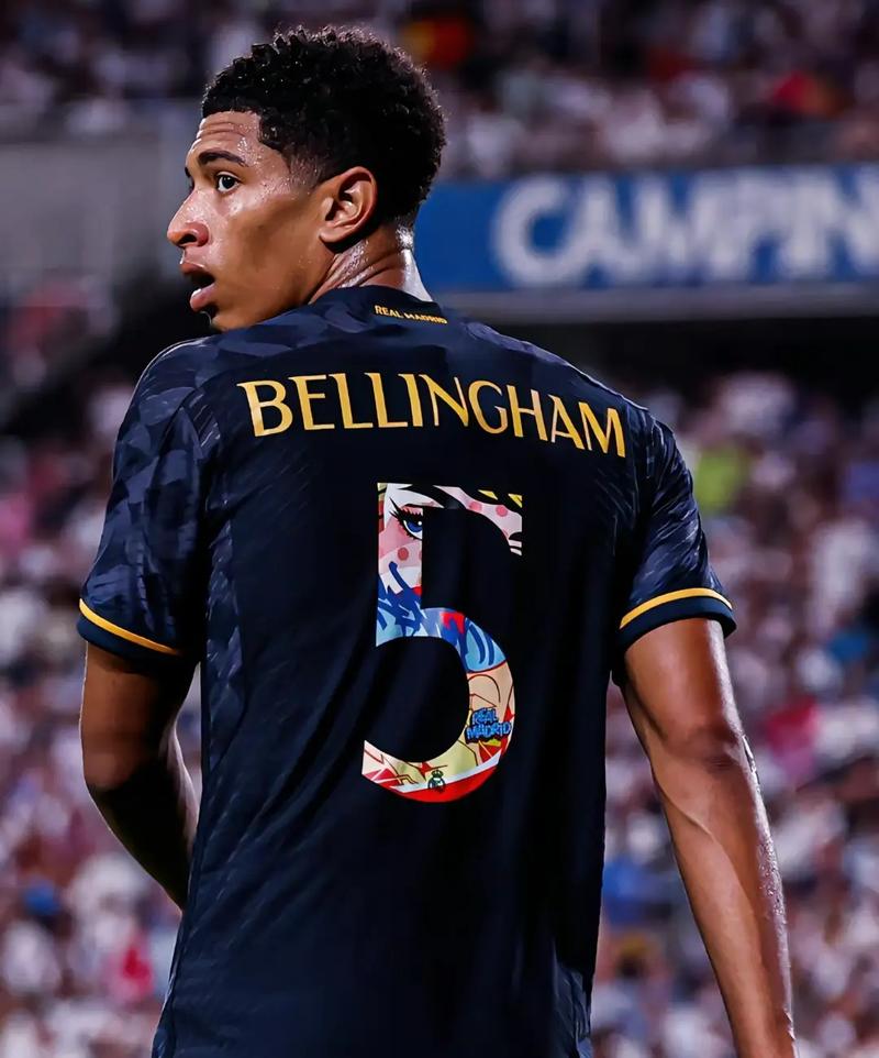 两人传接球，第三人要动 国际米兰这场比赛中有大量的“第三人动” 战术视角（战术视角：国际米兰此役大量运用两人传递引出的第三人跑动）