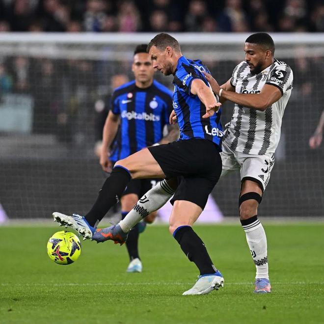 FC26欧冠黄金时刻卡：哈兰德、亚马尔、米利唐、埃斯特旺在列（FC26欧冠黄金时刻卡曝光：哈兰德、亚马尔、米利唐与埃斯特旺入选）